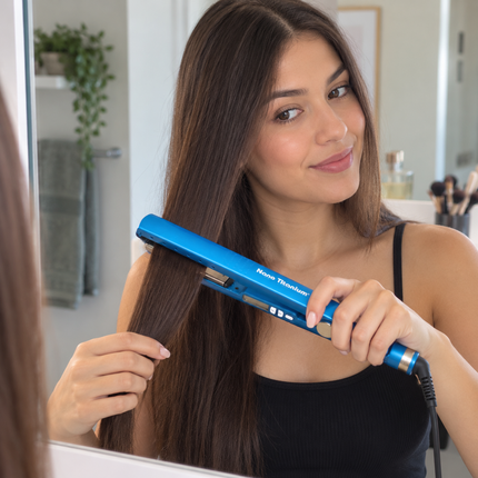 Planchita De Pelo Nano Titanium Profesional Alisador Cabello Azul