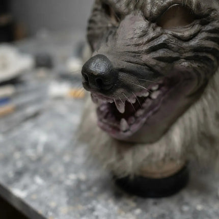 Disfraz De Lobo Realista Con Máscara Y Garras Gris