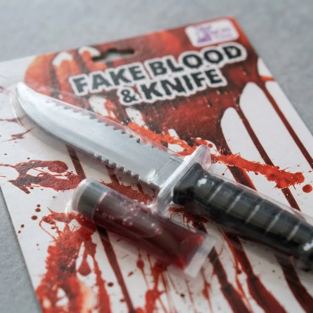 Set De Sangre Falsa Para Halloween Con Cuchillo Cpt01196