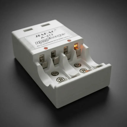 Cargador 4 Pilas Aa/aaa Y Baterias Jibao - A613