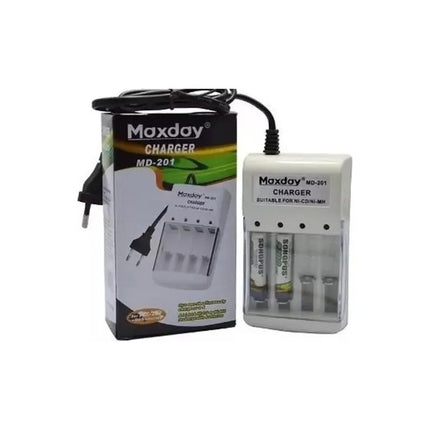 Cargador De Pilas Recargables Aa Y Aaa  Maxday + 4 Pilas Aaa