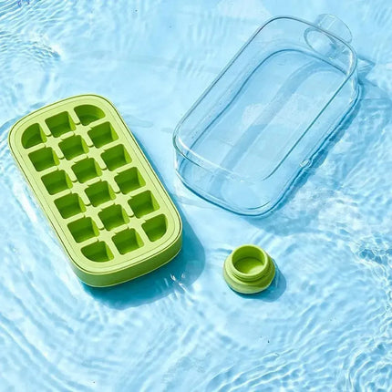 Botella 2 En 1 Hielera 18 Cubos De Hielo 800 Ml - Deportes V